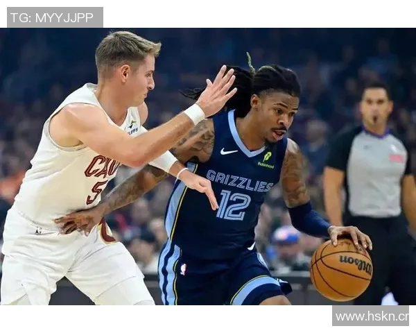 米切尔表现起伏明显第三节狂砍21分末节却陷入低迷仅得4分失误频繁